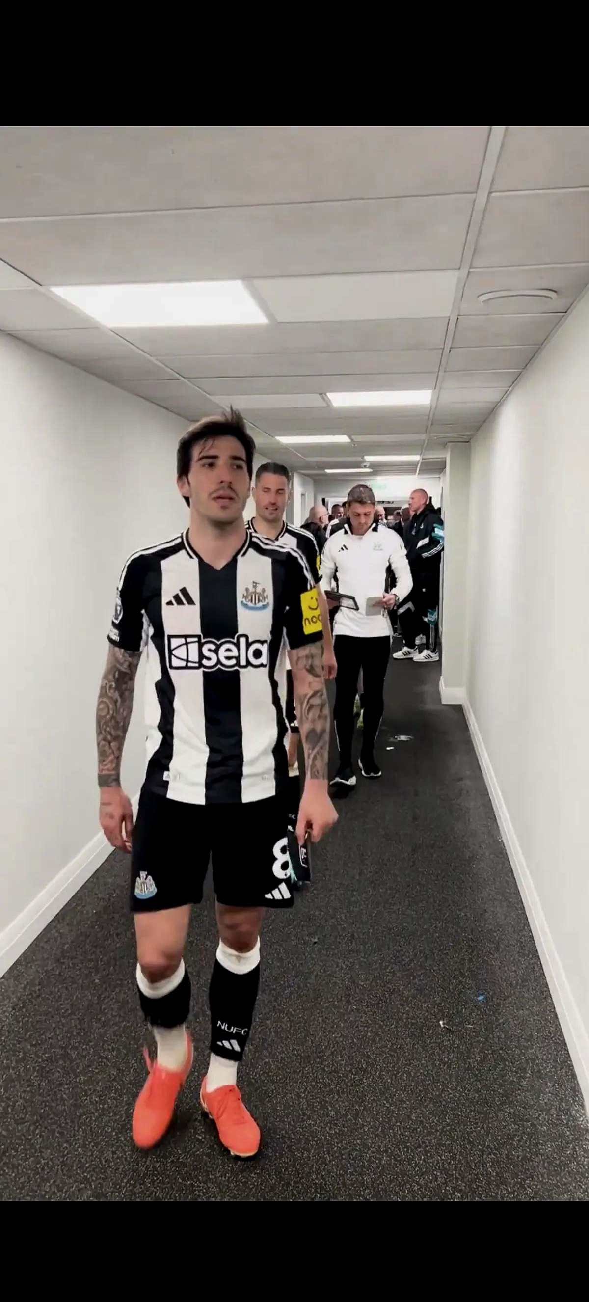 火博网页版 -国际比赛日突围战来临，纽卡斯尔围绕欧冠官宣签约，信心回归，资深球员宣示担当的简单介绍