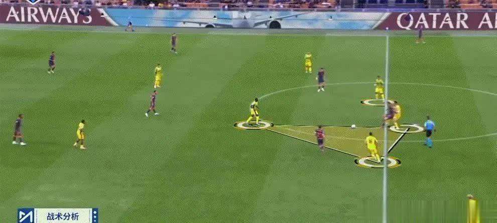 火博体育入口 -罗马训练开放日，窗口期门线救险引欢呼，欧冠在即，心理建设被强调 