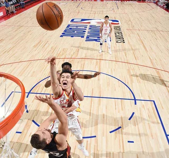 火博官方入口 -布莱顿训练开放日，赛后远射贴柱引欢呼，德甲在即，高层口径保持一致(周六013英超布莱顿vs曼城)